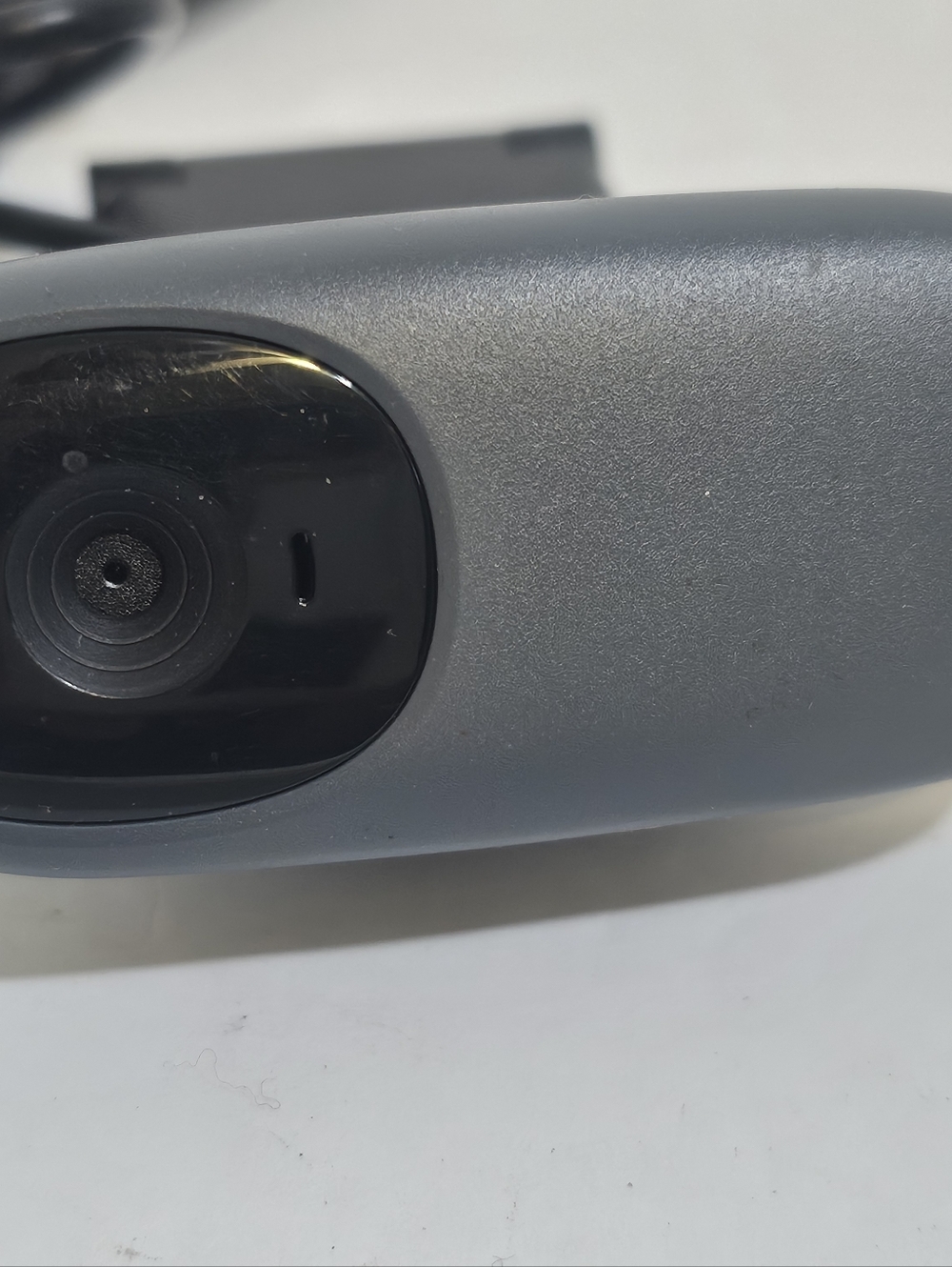 Logitech Webcam (C110 V-U0024) USB 2.0 Fold Up Clip-On Webcam - Picture 2 of 3